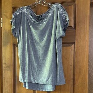 Cable & Gauge Gray Short Sleeve Top with Sequin Detail PTP 22 inches